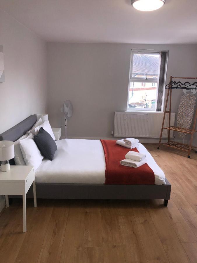 2 Bedroom Large First Floor Apartment With Free Parking ラフバラー エクステリア 写真